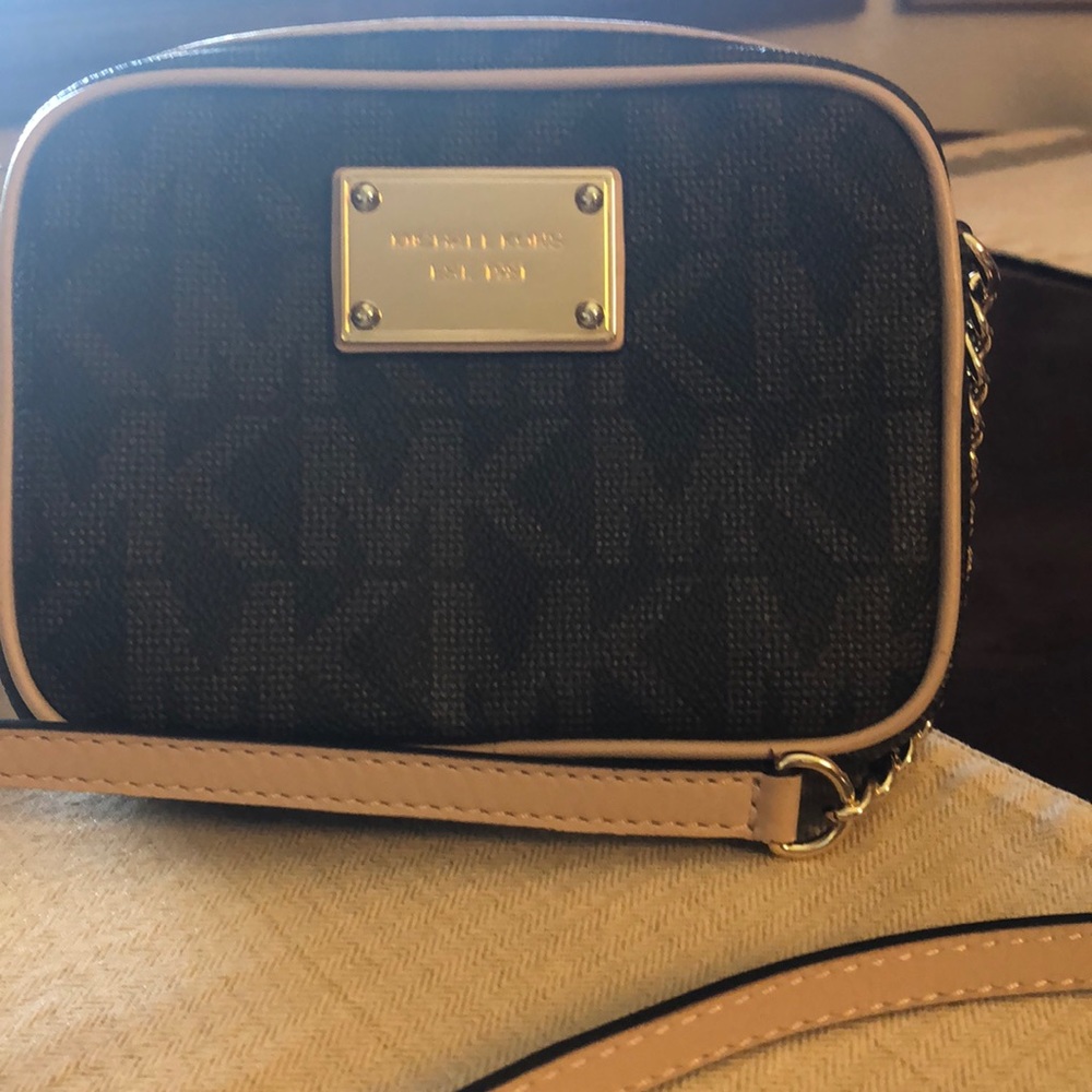 Michael kors small crossbody